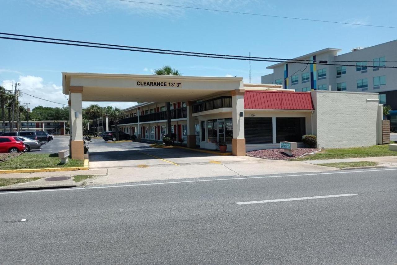 Hole Inn The Wall Hotel - Fort Walton Beach - Sunset Plaza - Nearby Beaches & Hurlburt Exterior photo